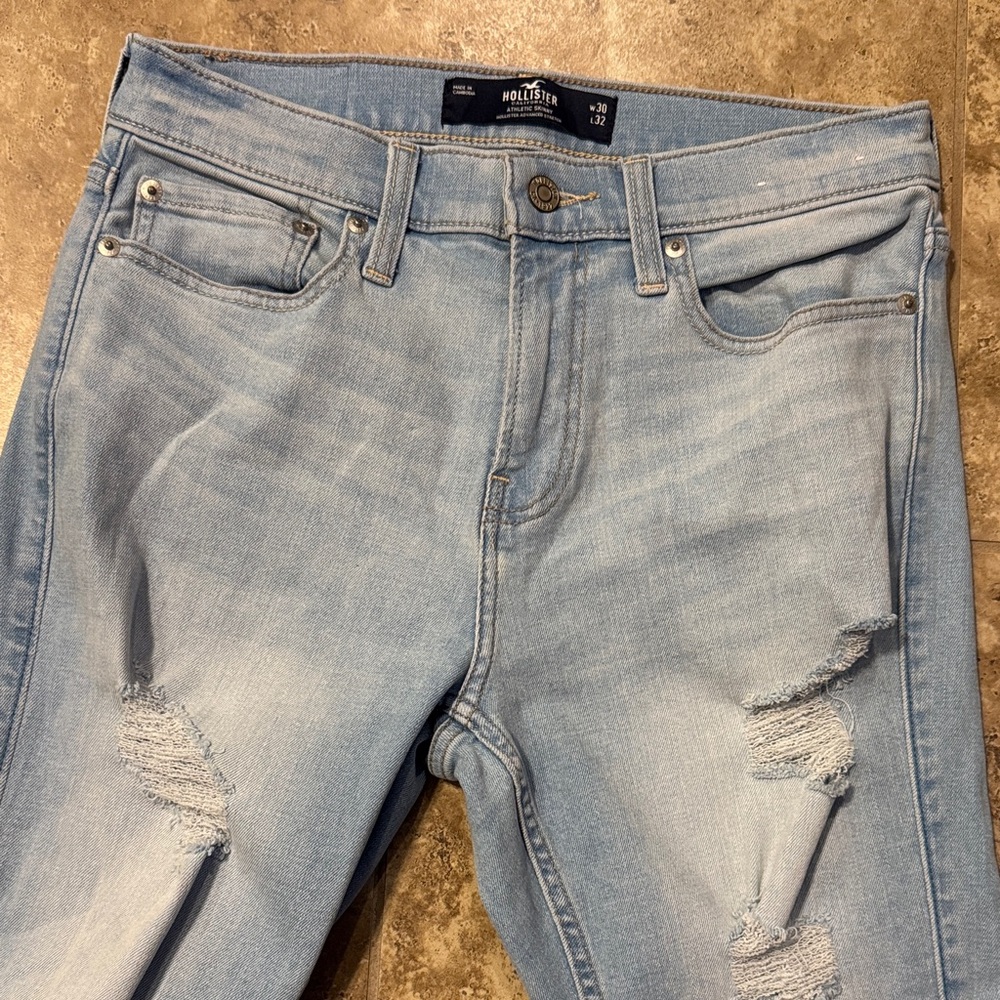 Hollister Women's Light Wash Distressed Skinny Jeans